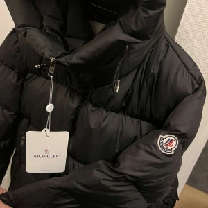 Moncler  - Helt ny 