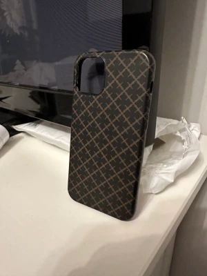 Marlene birger skal - Passar iPhone 12 PRO! Fint skick inte mycket använt! Ej prutbart!