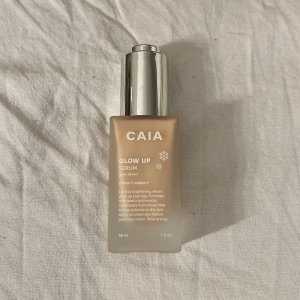Caia glowup serum  - Aldrig använt eller testad, alltså helt ny. 
