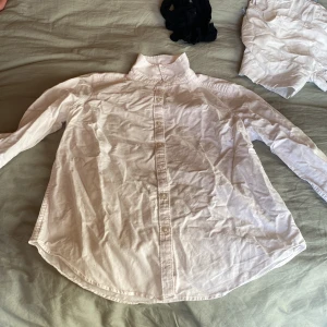 Skjorta  - Vit skjorta från Gina i stl 38 