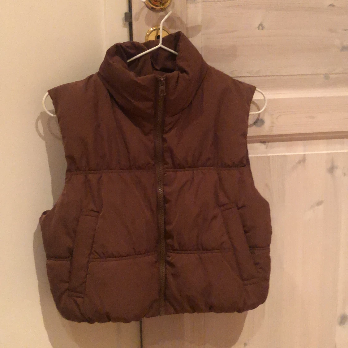 Brun väst i nyskick - 90