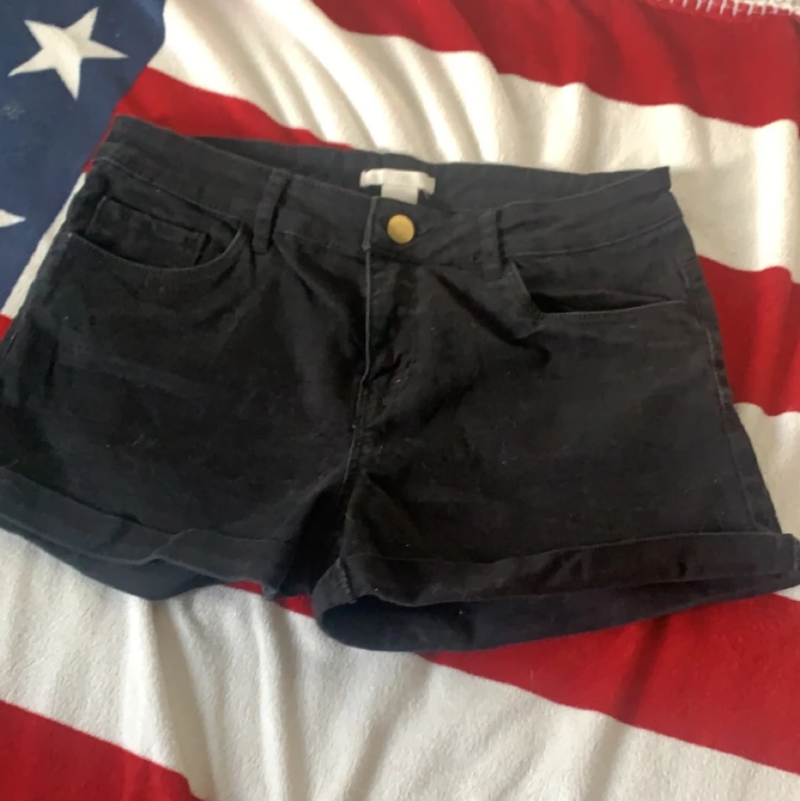 Svarta shorts HM strl 36