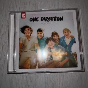 one direction up all night cd - ⚠️tryck inte på köp nu!⚠️ one direction up all night cd! - aldrig spelad så jag vet inte hur bra den låter  -kan diskutera pris  -endast sveriges och endast swish  -tryck ej på köp nu, skriv till mig vid intresse :))