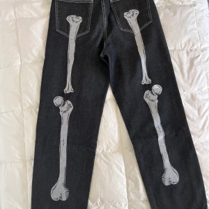 Bones jeans  - skick 9,5/10 storlek S/ 31/30  regular passform 