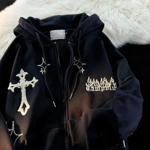 Y2k gothic zip-up - Hej! Säljer dessa tröjor i alla storlekar. Skriv i DM för mer info! 