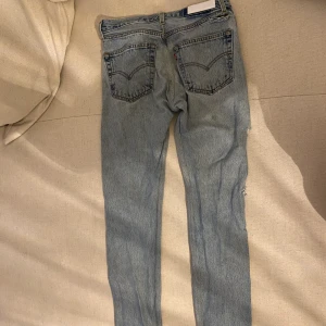 Redone Levis jeans - Köpte dessa jeans för 2800kr på redone’s egna sida (ni kan själva gå in å kolla på deras priser). Passar tyvärr inte mig längre. 