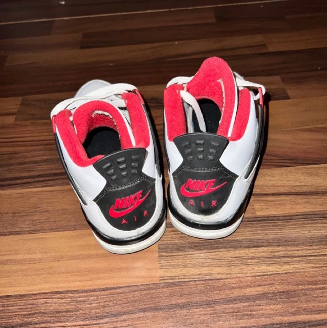 Jordans 4 fire red - 91