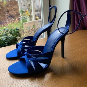 Nya klackskor  - Oanvända klackskor 