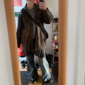 Brun läderjacka  - Brun vintage läderjacka i stor storlek! 