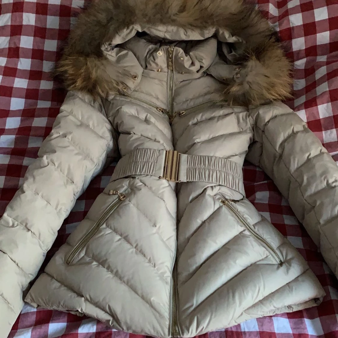 Oanvänd helt ny Hollies dunjacka! I märket Mont Blanc