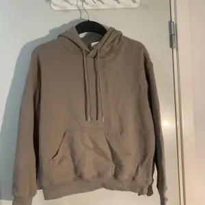 Basic hoodie från HM stl XS  (Strykning erbjuds vid köp)