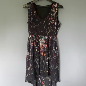 Klänning Zara - Klänning från Zara i fint skick. 