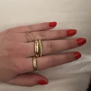 Helt nya ringar  - Storlek M/L, köp alla för 150kr eller högsta bud 