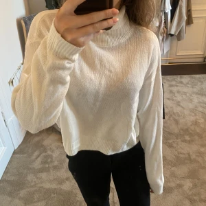 Polotröja - Stickad polotröja🖤