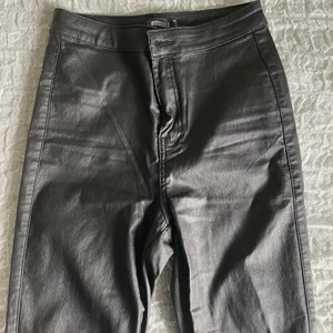 Skinnbyxor  - Byxor som blivit för små för mig:( 
