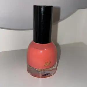 Rosa nagellack från H&M, helt oanvänt. 16kr frakt 