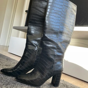 Klacksko Svart - Använda fåtal gånger men är i bra skick.