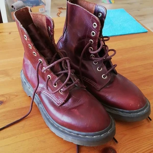 Dr. Martens skor  - Dr. Martens fint skick. Strl 37 finns i Tomelilla 