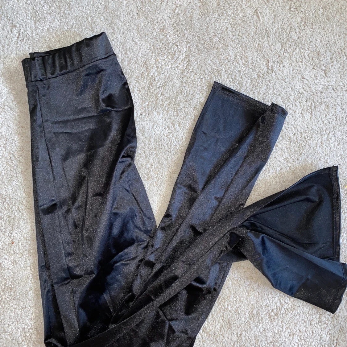 Byxor med slits S NLY - 90