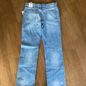 Zara jeans - Nyinköpta zara jeans i modellen: straight. Aldrig använda