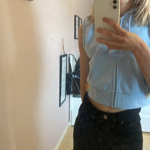 Kortärmad munkjacka - Denna har jag använt 2 ggr och säljer pga inte min stil. Sååå fin färg och önska att jag gillade den!!