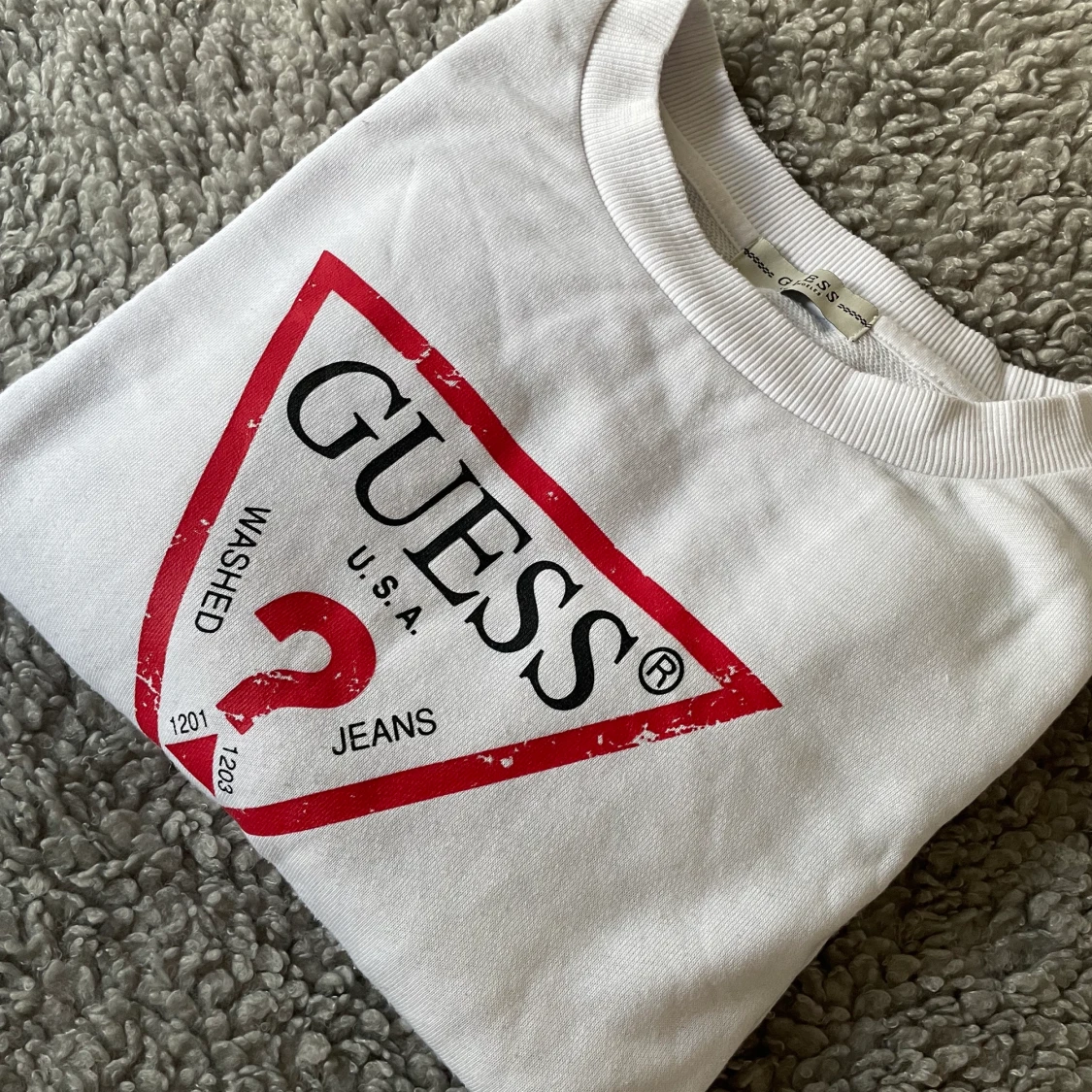 Guess tröja medium
