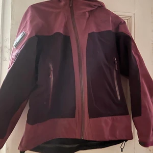 Arcteryx skaljacka  - Arcteryx skaljacka Dam modell medium