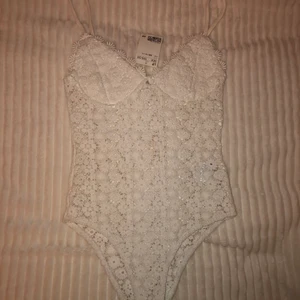 Spets body  - Superfin spetsbody ifrån h&m 🤍 oanvänd 