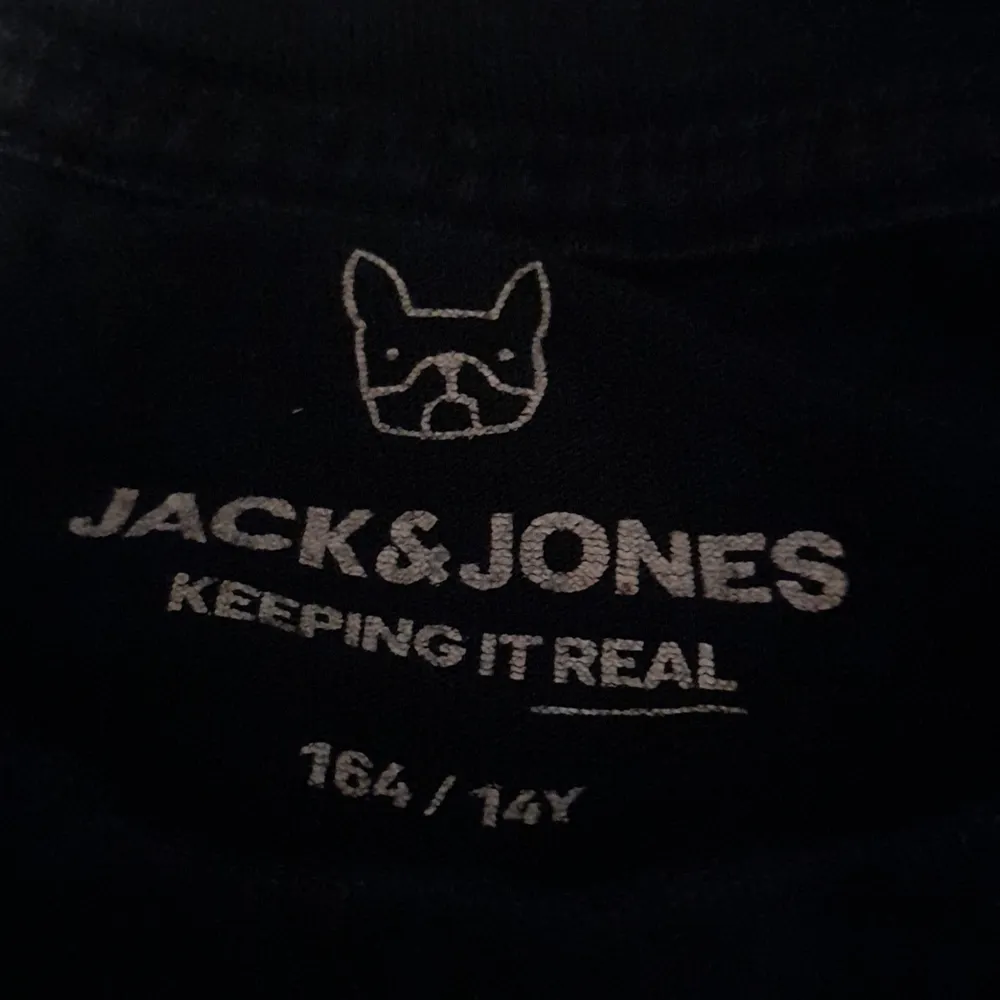 Jack and Jones tröja. Hyfsat skick kom privat för mer info . T-shirts.