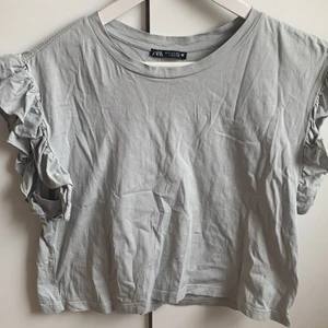T-skirt  - Jätte fin tröja från ZARA i storlek S säljer pga har en nästan likadan!