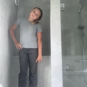 Gråa Lindex jeans i stl 34 - Bra skick!