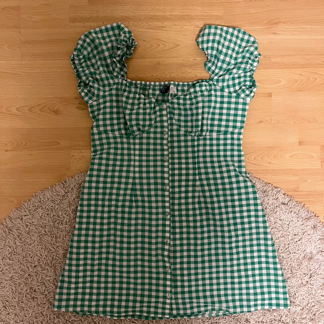 Grönrutig klänning - 90