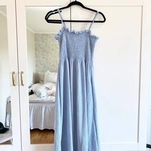 Ljus Blå lång klänning 👗🫶🏼🦋 TRYCK EJ KÖP NU⚠️
