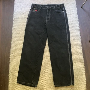 Butter goods 32/32 - Bra skick och knappt använd är ca 173cm lång o de passar bra på mig 