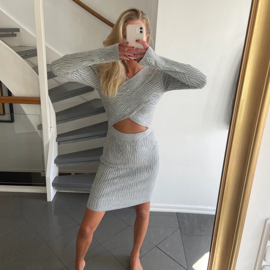 Klänning i silver med zebra-mönster - 90