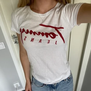 Tommy Hilfiger t-shirt - En Tommy Hilfiger i storlek S. Fint skick. 