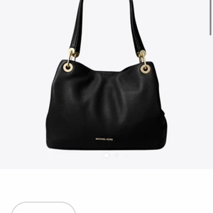 Micheal kors väska - En helt ny meachel kors väska bra för allt orginal pris 3200kr