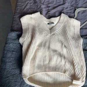 Väst  - Skit fin bäst från bikbok 