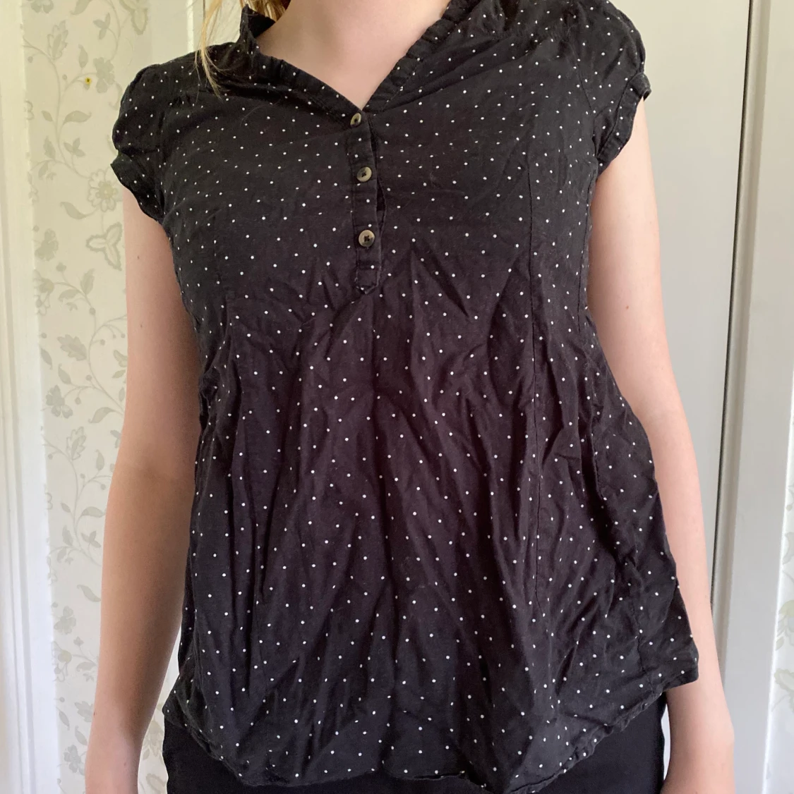 Svart Top med vita prickar
