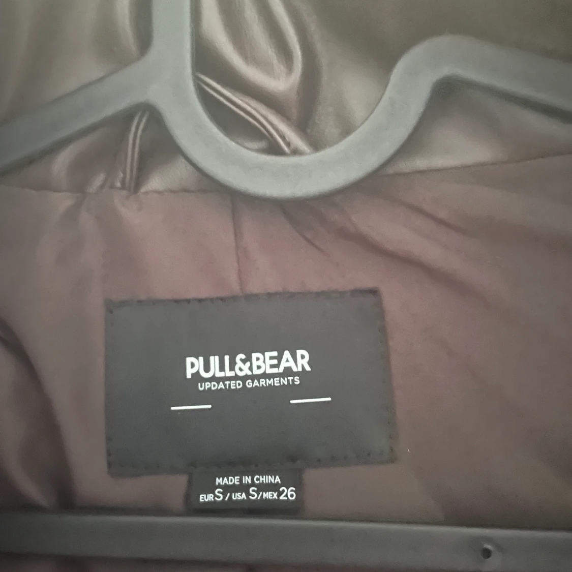 Brun skinnväst pull and bear - 91