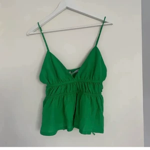 Grön topp ifrån zara!! - En jätte snygg topp ifrån zara🥰