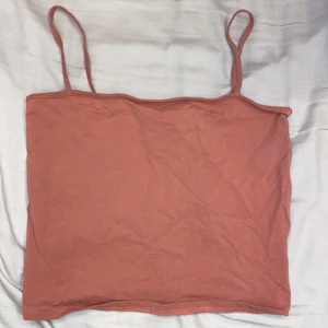 Linne från h&m - Deta linne från h&m säljer jag använd typ 1 gång, storlek M🌺 frakt betalar köparen