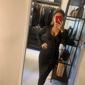 Klänning - Aldrig använd 