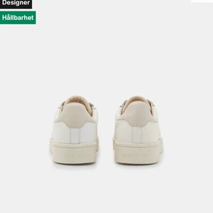 MOA- Masters of art skor storlek 39 - Köpta för 2000 kronor och använda endast 2 gånger. Inga slitningar alls och är i väldigt fint skick. 