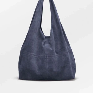 Väska  - Säljer nu min jättefina helt nya väska från Beck Söndergaard då den inte kommer till så mycket användning tyvärr. Ordinarie pris: 1399 kr 