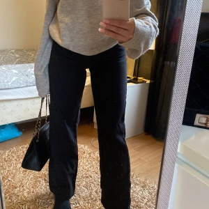 Gina jeans  - Gina jeans sl 158 motsvarar 28/32 midweist raka jeans 