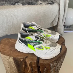 Axel Arigato Marathon Runners  - Sneakers, inte mycket använda alls. Fint skick.  