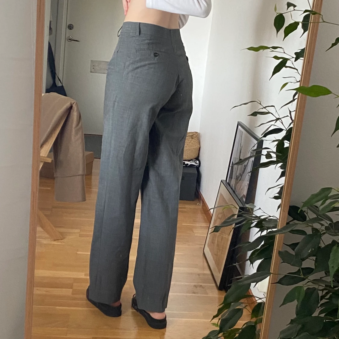 Grå kostymbyxor - 90