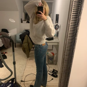 Lågmidjade jeans  - Säljer dessa Levis jeans. Jätte snygga. 