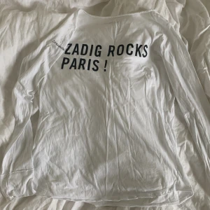 Långärmad t shirt från zadig - En snygg långärmad t shirt från zadig&voltaire i fint skick